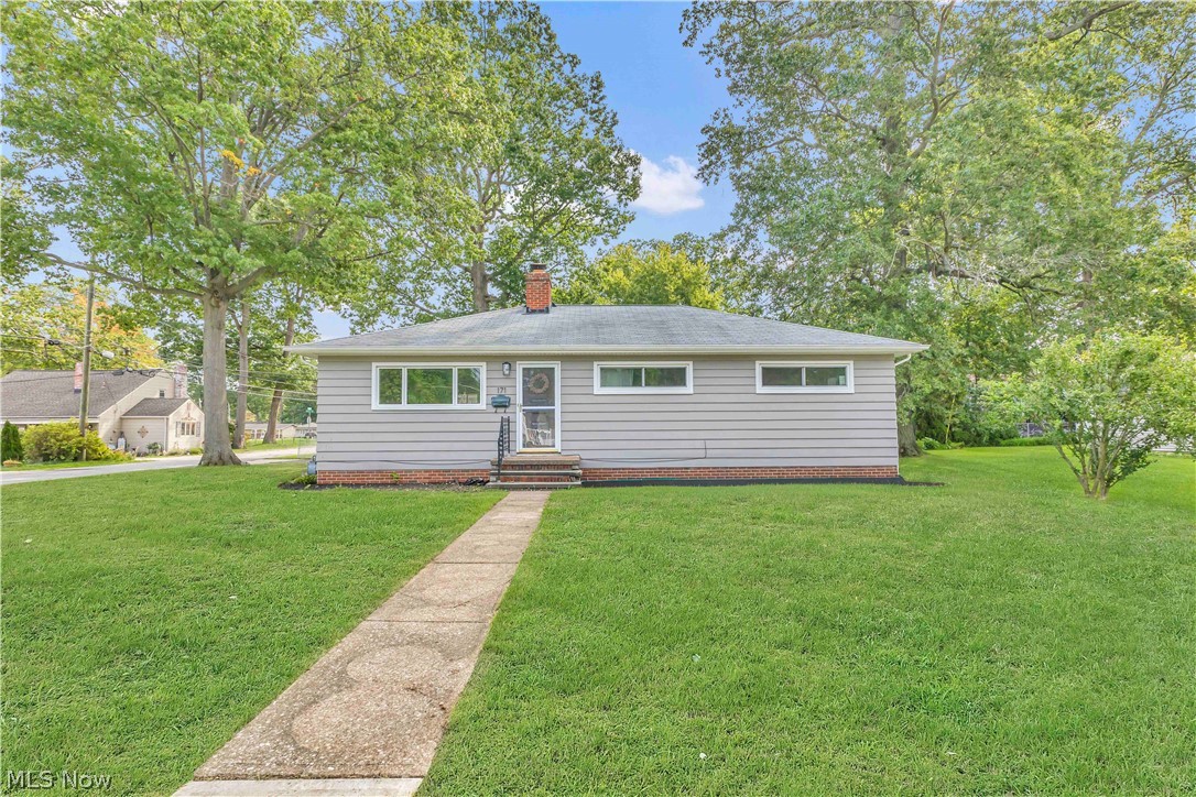 171 Lakewood Drive, Avon Lake, OH 44012
