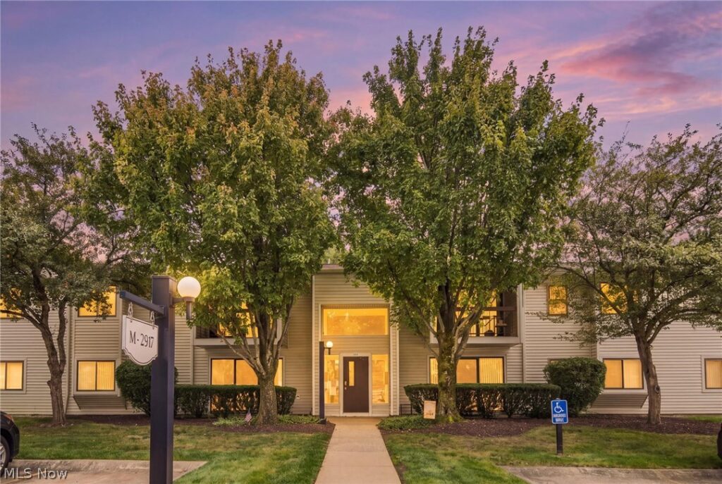 2917 N Bay Drive M-9, Westlake, OH 44145