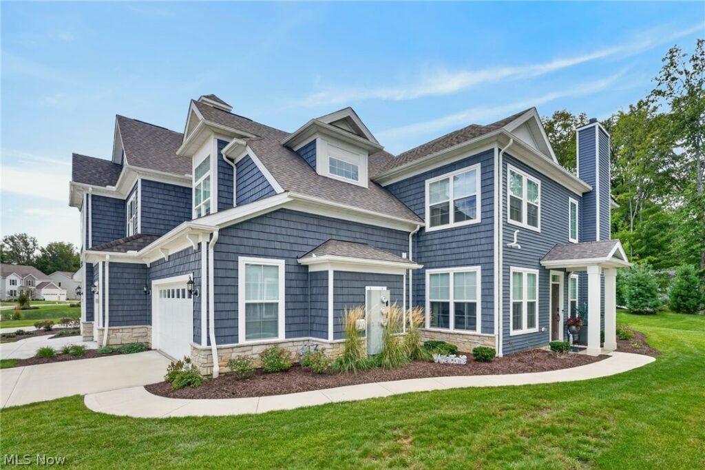 516 Port Side Drive, Avon Lake, OH 44012