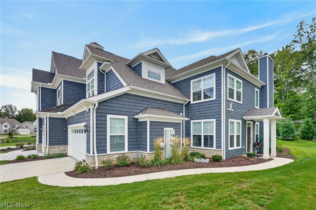 516 Port Side Drive, Avon Lake, OH 44012