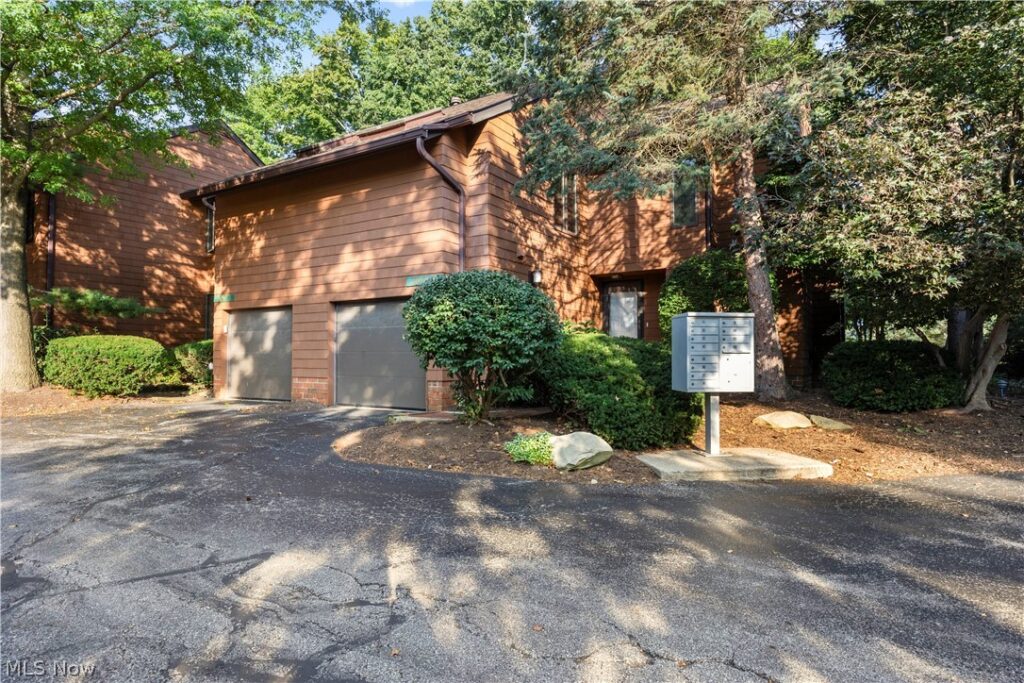 30017 Center Ridge Road F, Westlake, OH 44145