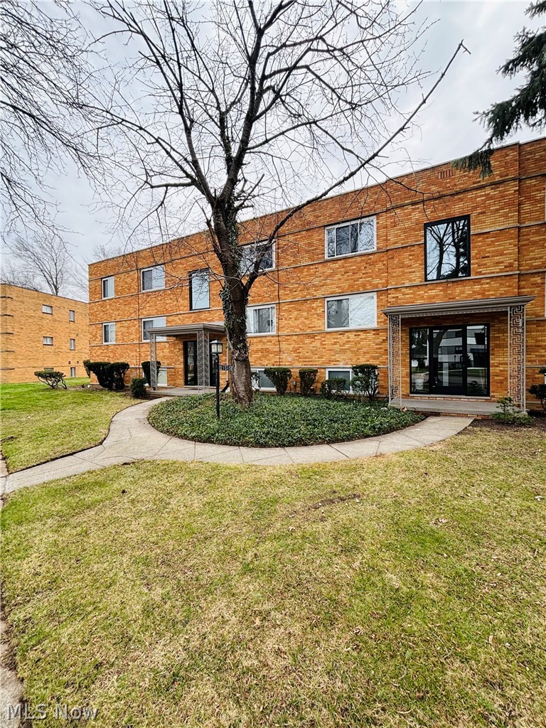 21045 Southbend Circle 3, Rocky River, OH 44116