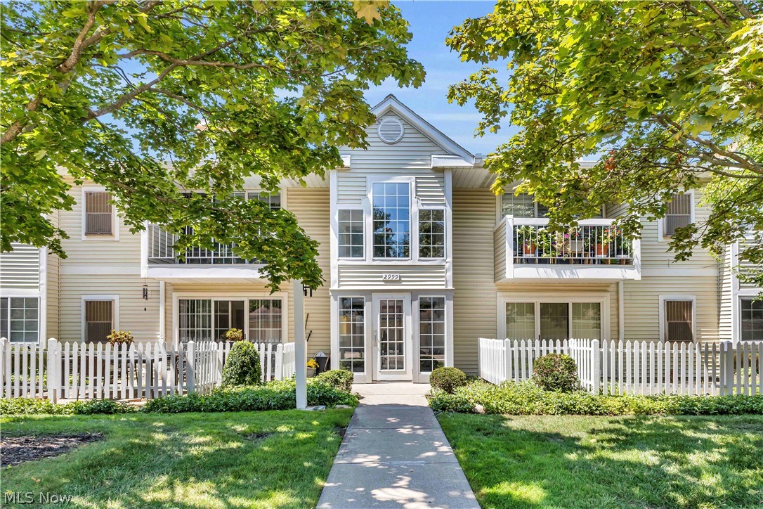 2999 S Bay Drive F8, Westlake, OH 44145