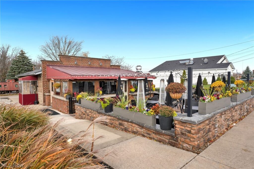 36816 Detroit Road, Avon, OH 44011