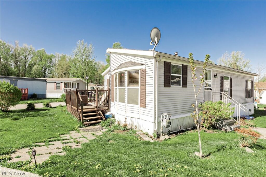 6610 Lear Nagle Road 33, North Ridgeville, OH 44039