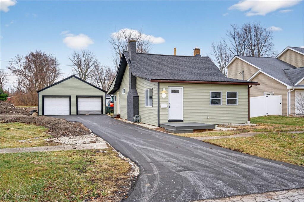 605 W Shore Boulevard, Sheffield Lake, OH 44054