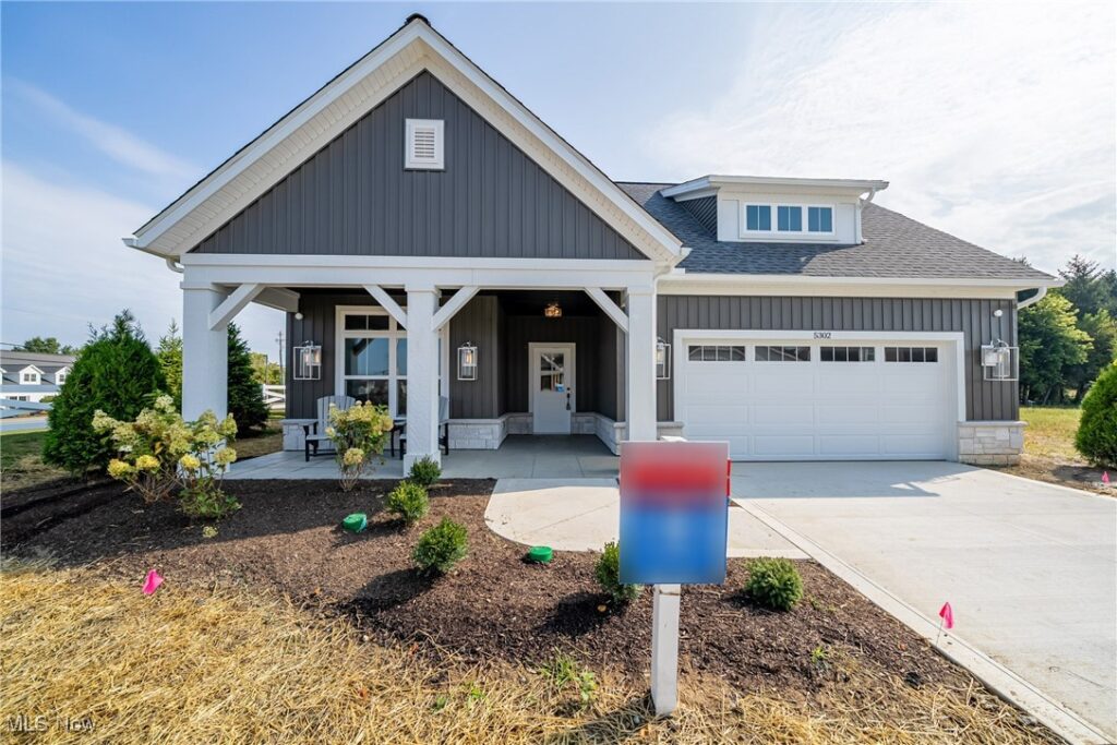 5302 Charlotte’s Way SL33, Sheffield Village, OH 44035