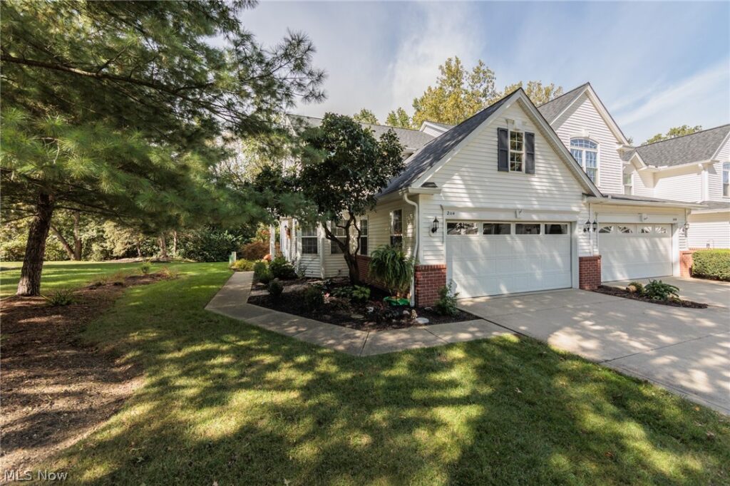 2114 W Reserve Circle, Avon, OH 44011