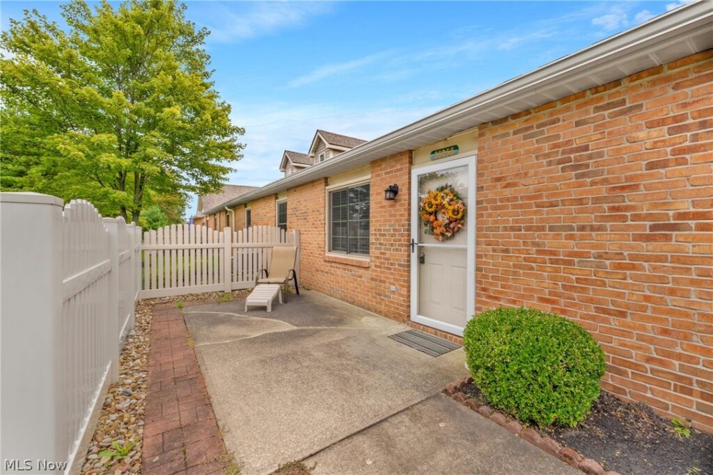 35255 Greenwich Avenue, North Ridgeville, OH 44039