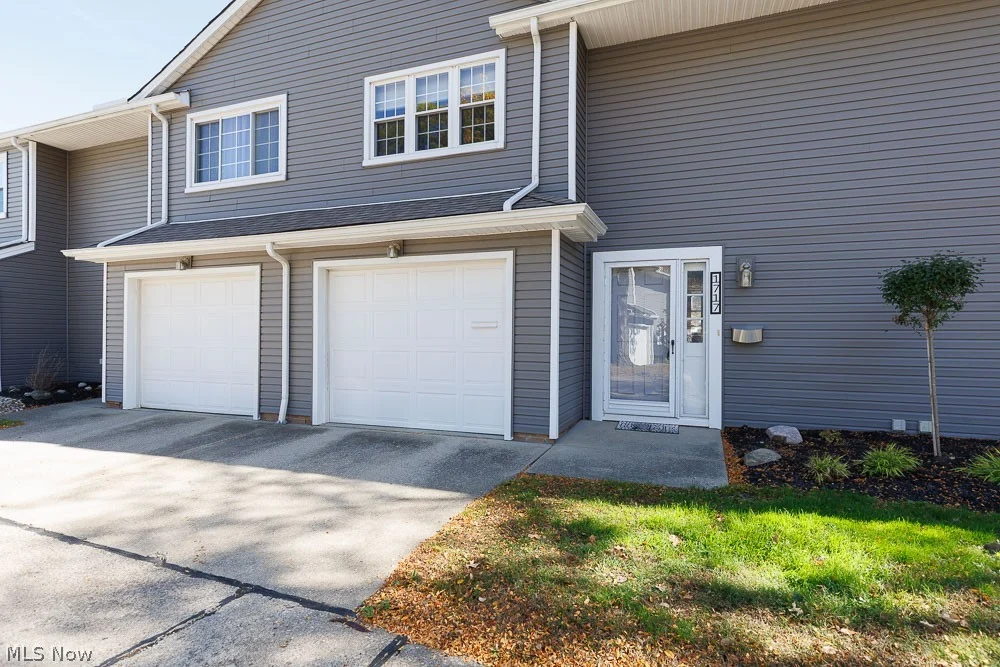 1717 Walnut Lane 8-52, Rocky River, OH 44116