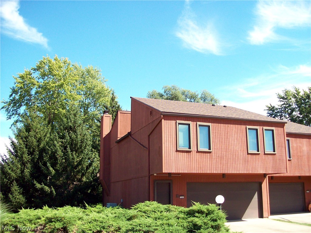 32665 Willow Brook Lane, North Ridgeville, OH 44039