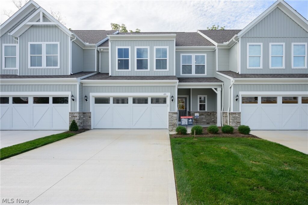 651 South Port Drive, Avon Lake, OH 44012