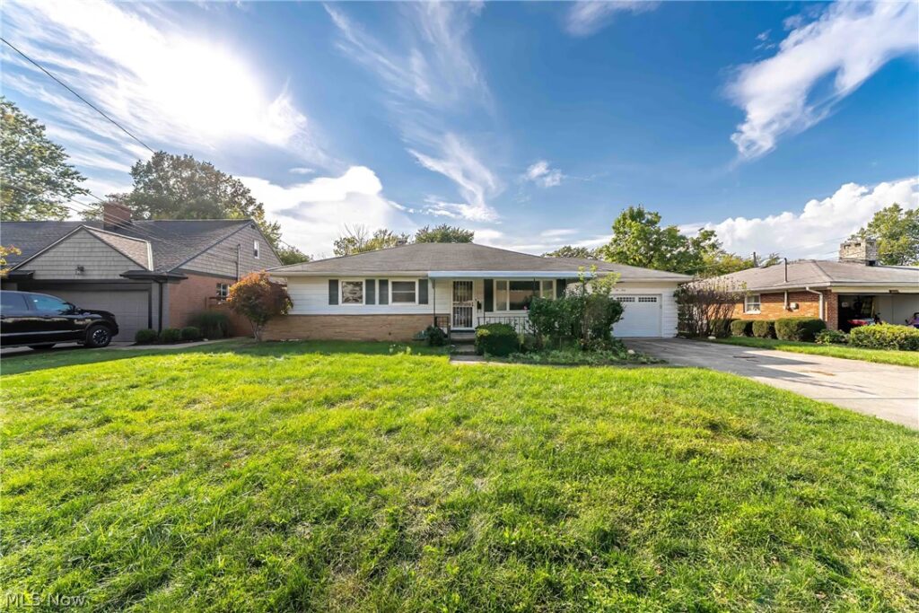 2640 Carmen Drive, Rocky River, OH 44116