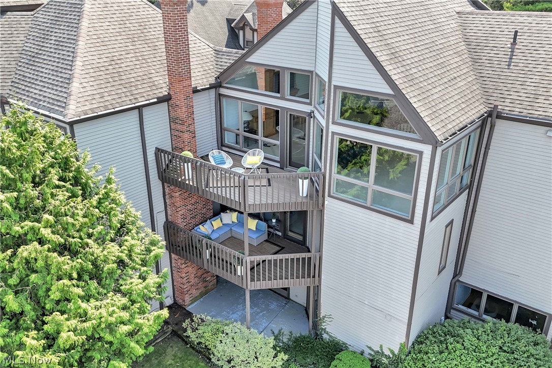 401 Darbys Run, Bay Village, OH 44140
