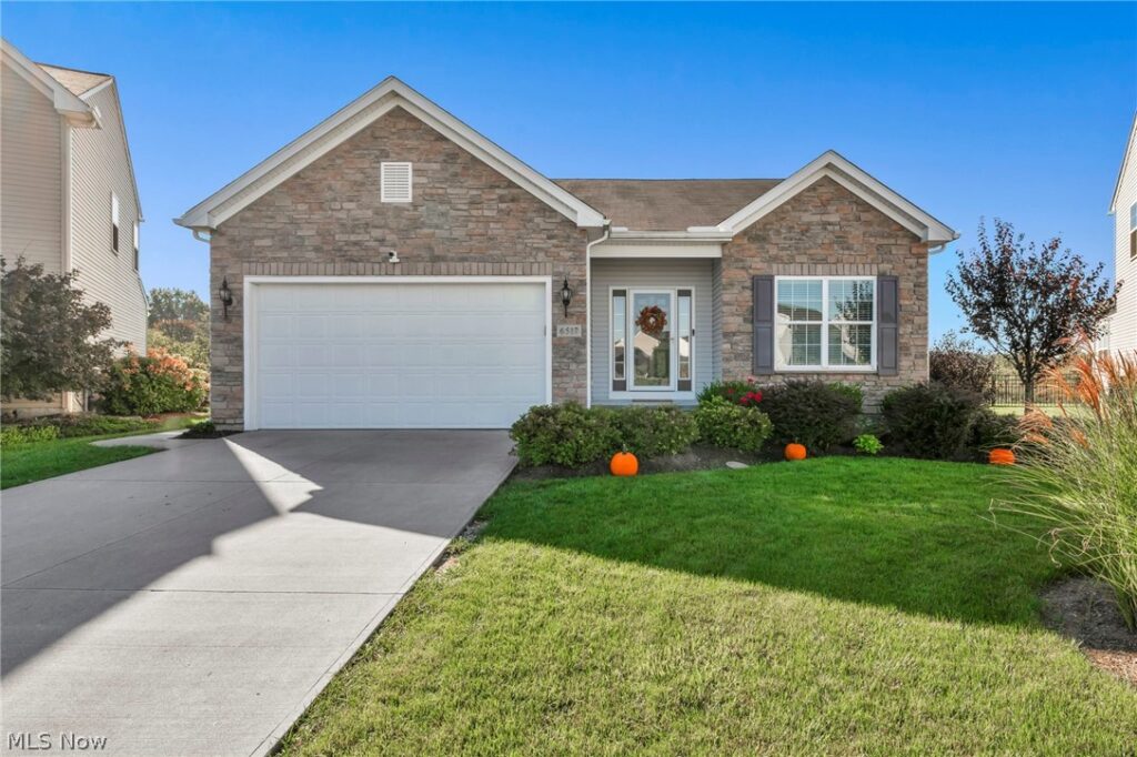 6517 Tree Top Place, North Ridgeville, OH 44039