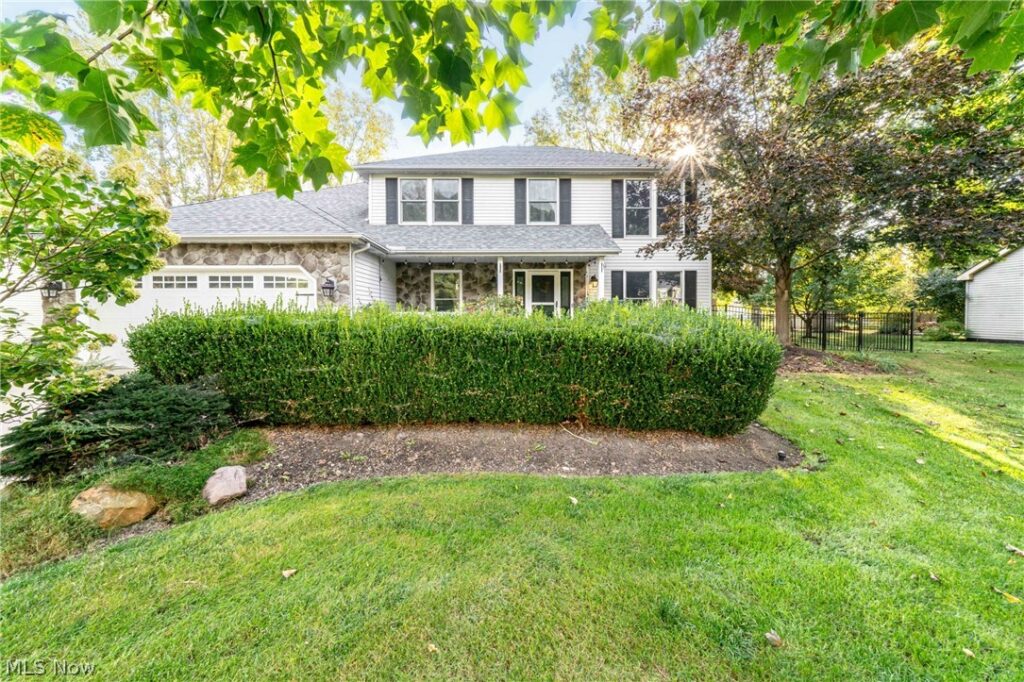 3453 Barrington Drive, Avon, OH 44011