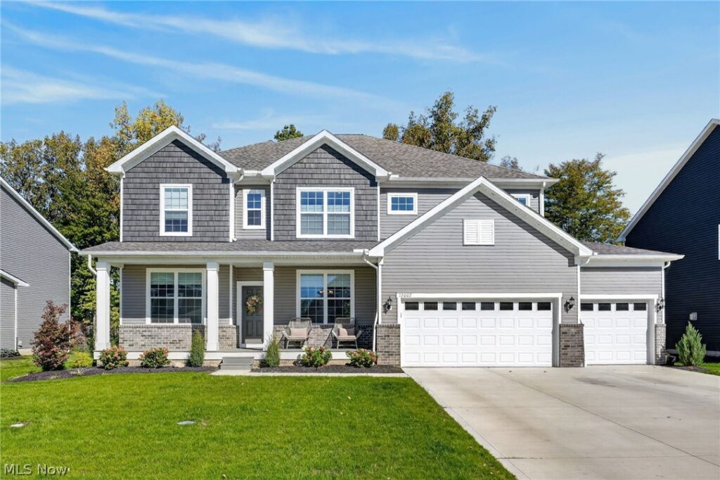 32002 Westview Trail, Avon Lake, OH 44012