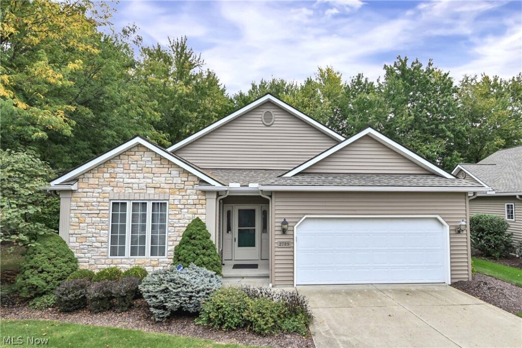 2789 Wilks Lane 13, Westlake, OH 44145