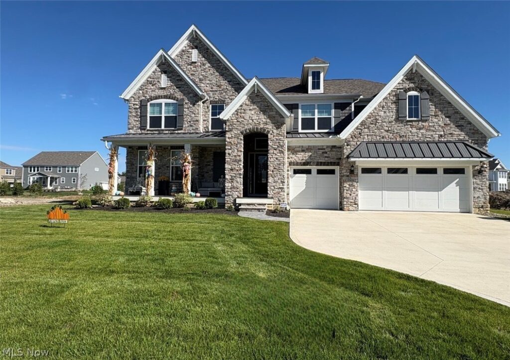 32634 Royal Troon Drive, Avon Lake, OH 44012